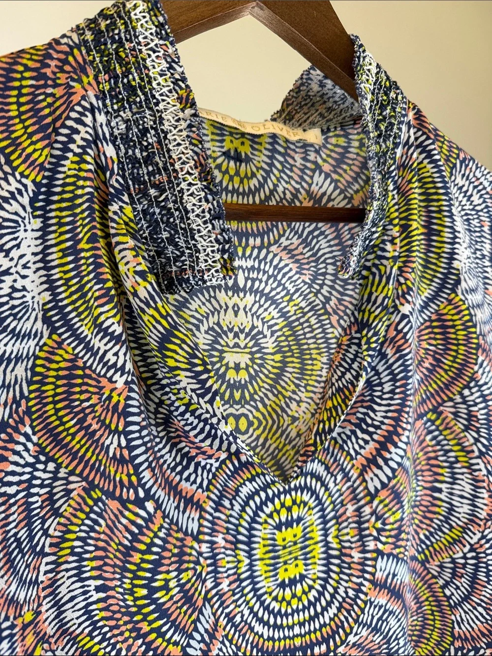 Marie Oliver Emilie Silk Blouse Mock Neck Smocked Abstract Kaleidoscope Size L - Picture 4 of 12
